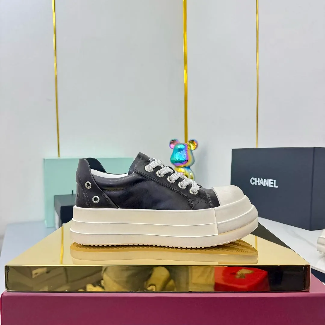 👟👟Ex-factory price 640👟👟 Chanel bread shoes, old style dirty shoes ~ original calfskin panda shoes Chanel 25C latest hot style panda black and white sports shoes casual sneakers Xiaoxiang hot style single product classic black and white panda color coco girls must pay Fabric: original custom mixed sheepskin lining: original imported breathable mesh lining outsole: Original molded rubber + TPU combination Size: Women's 35-41